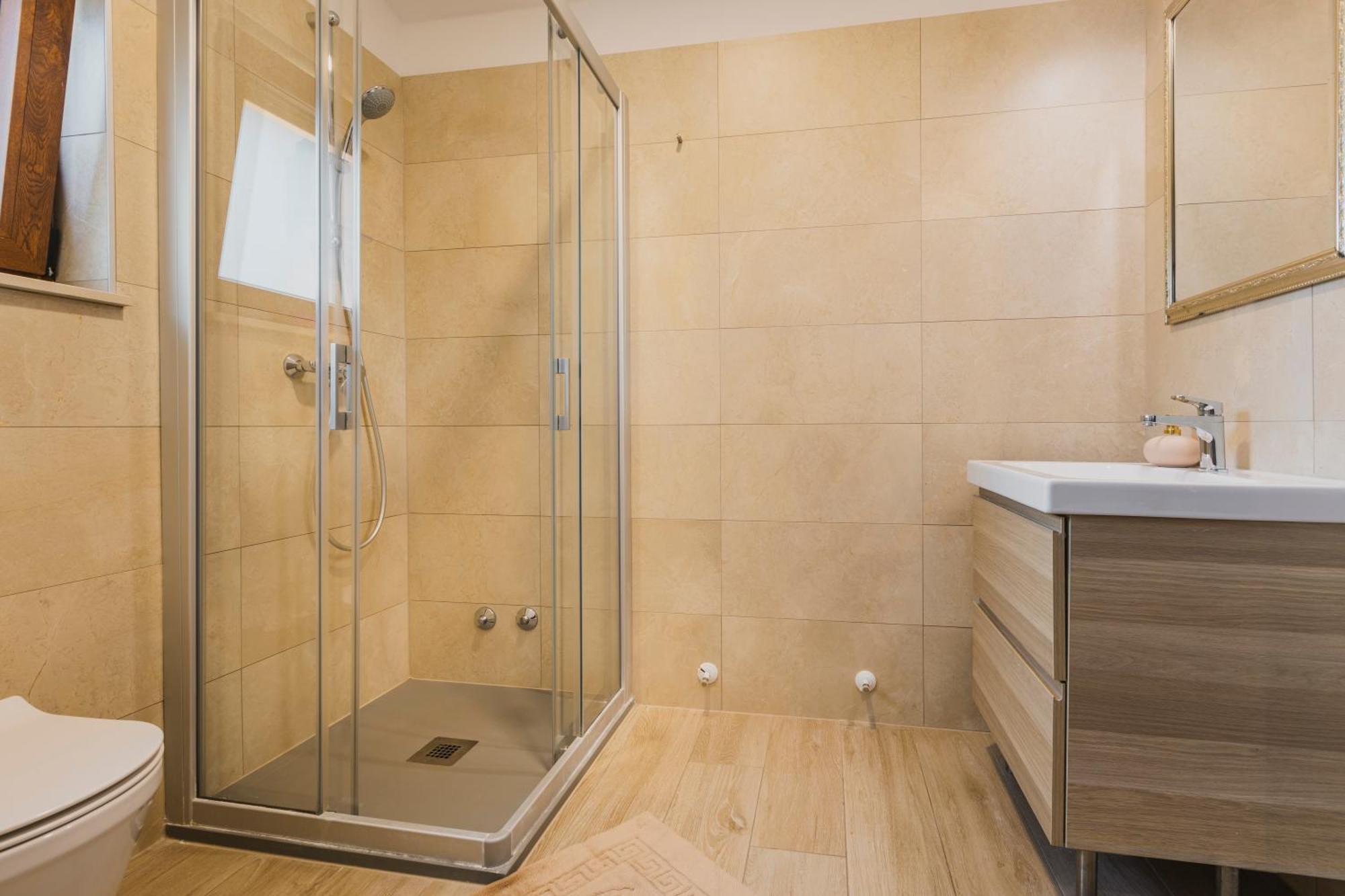 Rooms With Breakfast Near Porec Nova Vas  Εξωτερικό φωτογραφία